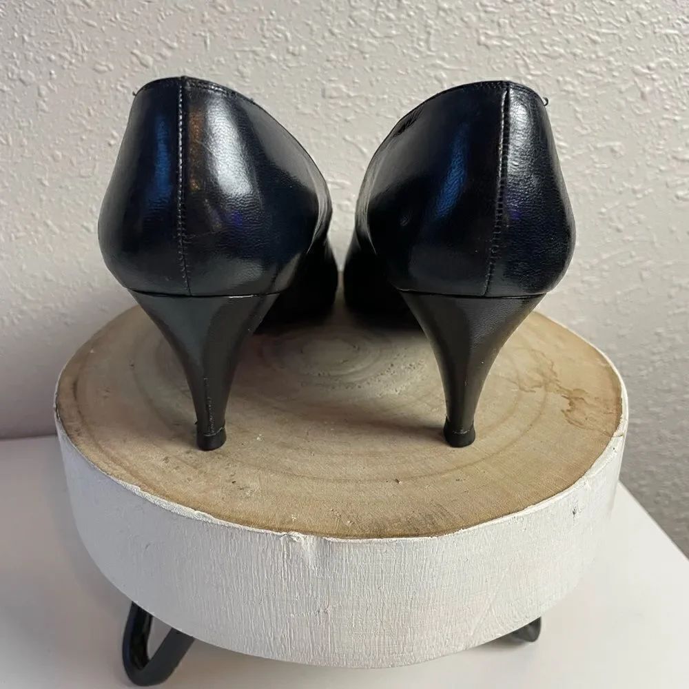 Van Eli East Black And White Leather Heels Size 6.5 M EUC - Picture 4 of 9